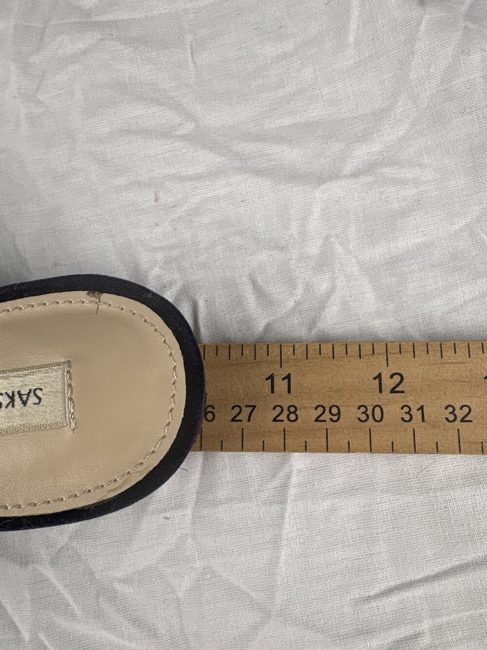 Saks Fifth Avenue Velvet Pointed-Toe Mules Flats Sz 7.5 - Picture 9 of 9